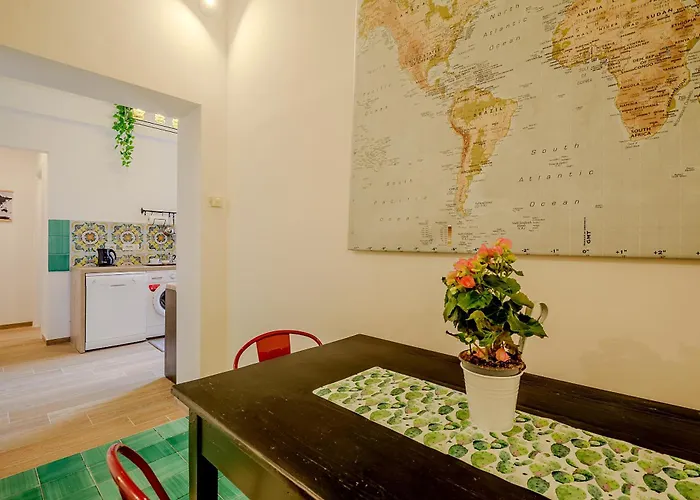 Candia Cento Vatican Museums Apartment *